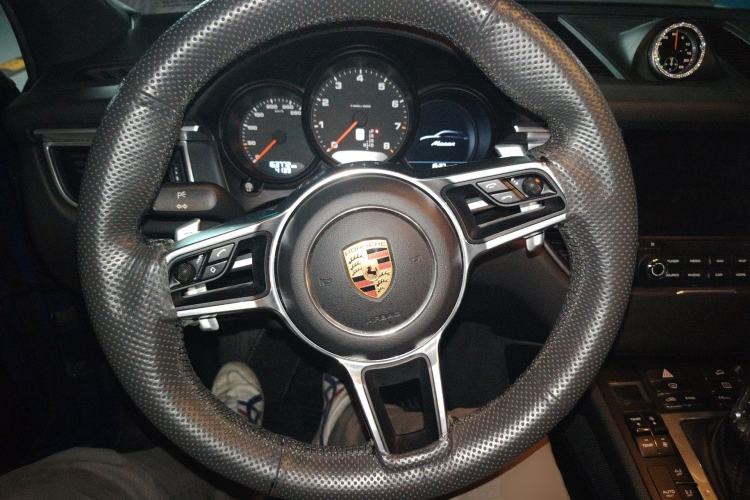 Used Porsche Macan 2016 Macan 2.0T Steering Wheel