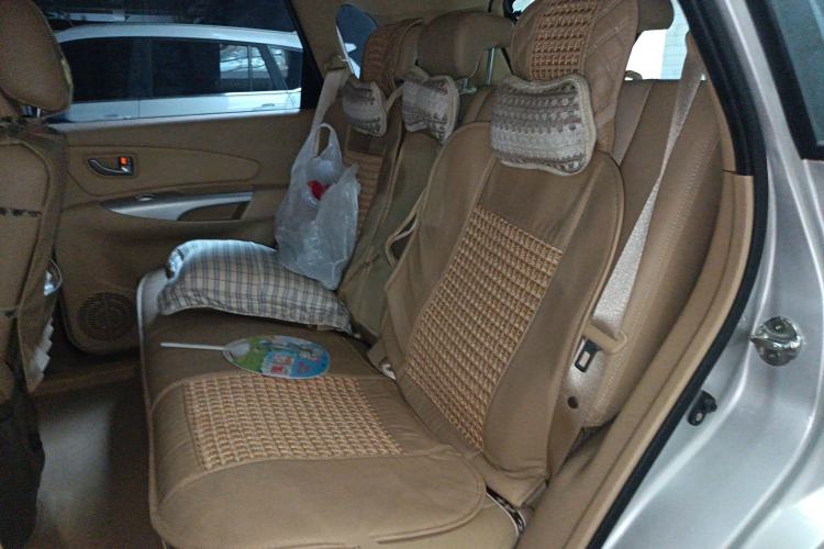 Used Hyundai Tucson 2013 2.0L Automatic Two-Wheel Drive Comfort Version Left Rear Seat