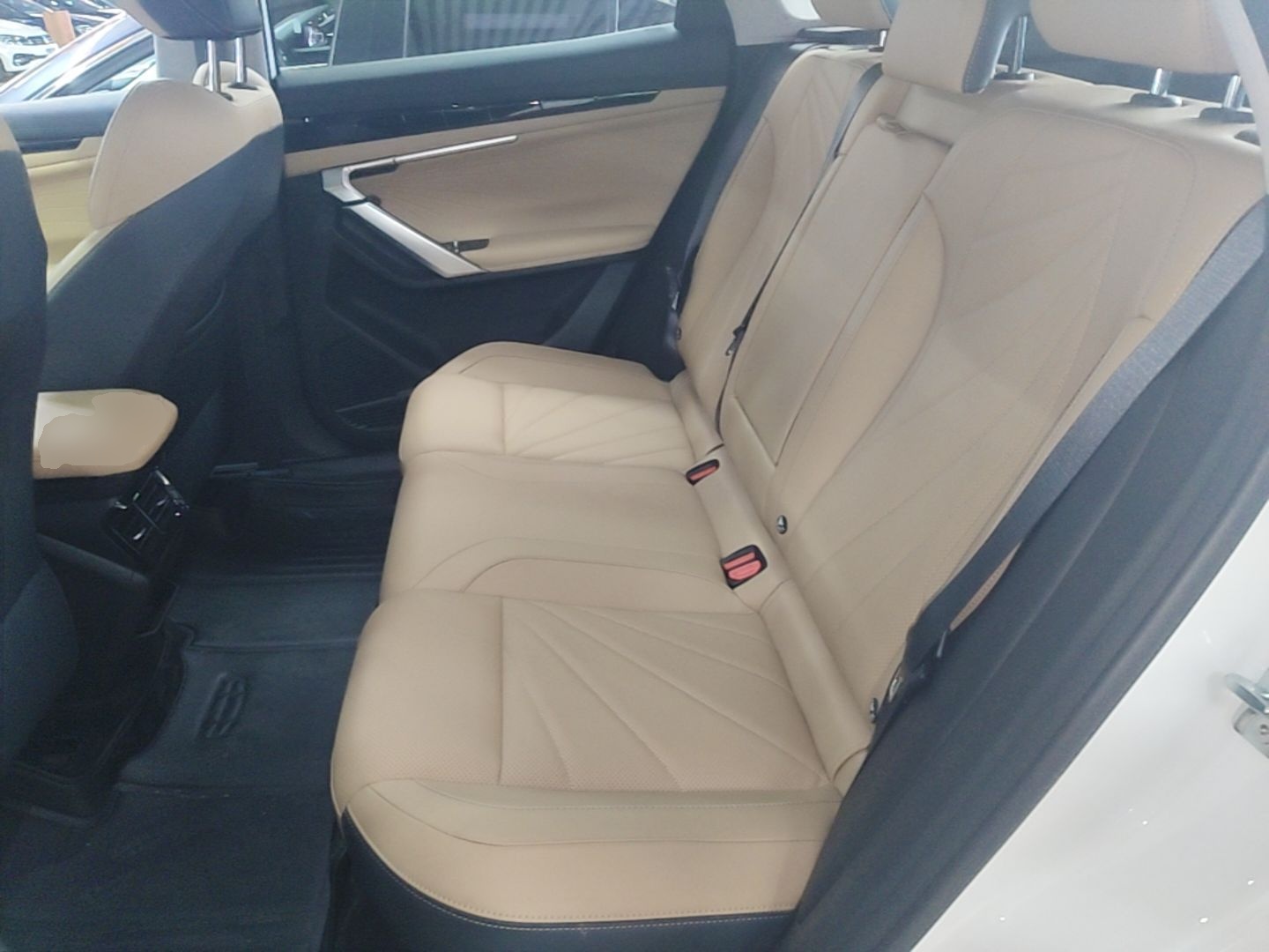 Geely Auto FX11 2023 1.5TD DCT Prestige Edition — снимка 20