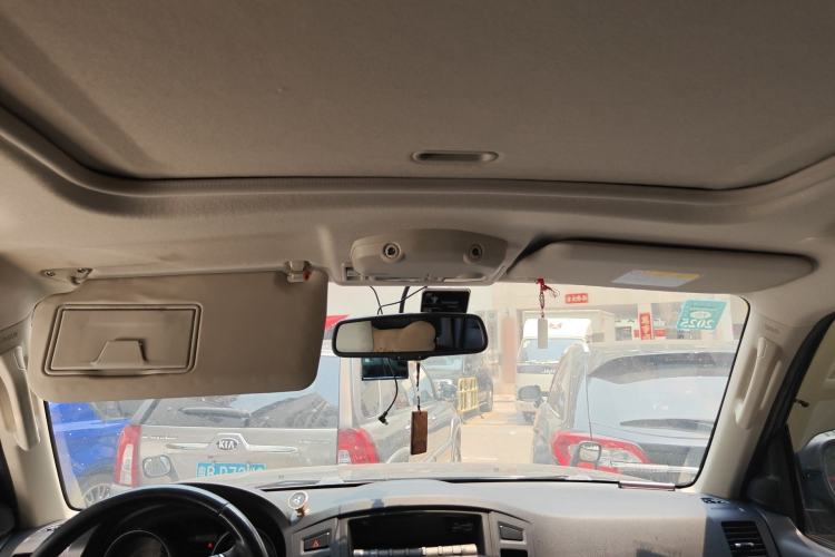 Used Mitsubishi Pajero 2014 3.0L Elite Edition Headliner