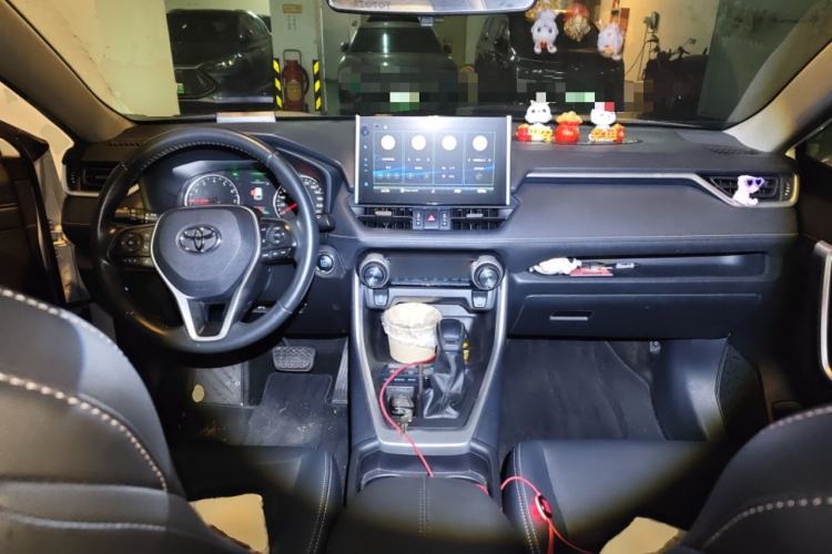 Used Toyota Wildlander 2022 2.0L CVT Two-Wheel Drive Luxury Edition Center Console