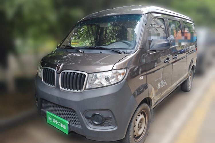 Used Jinbei Hiace X30 2023 1.5L Super-Comfortable Passenger Van 5/6/7-Seater Non-Air-Conditioned Version Model SWC15M
