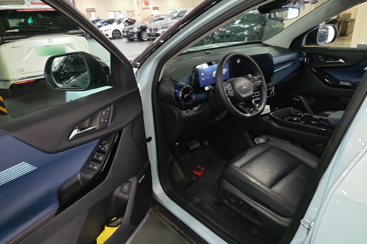 Used Chevrolet Equinox Plus 2024 102km RS Ultimate Edition Driver Seat