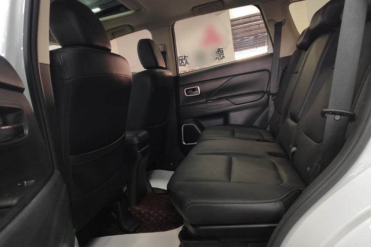 Used Mitsubishi Outlander 2017 2.0L Two-Wheel Drive Glory Edition 5 Seats