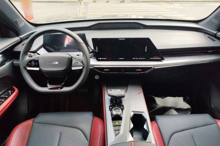 Used CHANGAN OSHAN Z6 2023 Blue Whale 1.5T DCT Smart Luxury Model
