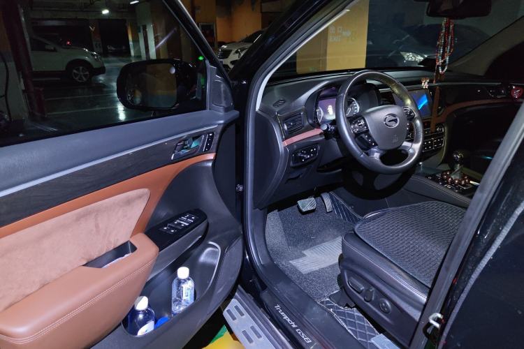 Used GAC Trumpchi GS8 2017 320T Two-Wheel Drive Luxury Smart Connectivity Version (7 Seats)
