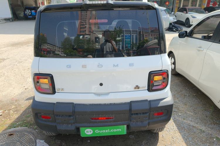 Used Geely Galaxy Panda 2024 200km Panda Rider Rear