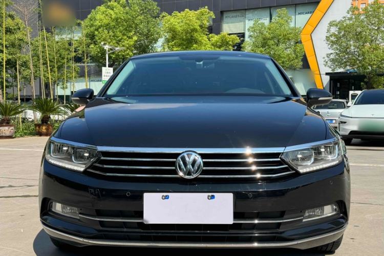 Used Volkswagen Magotan 2019 330TSI DSG Luxury Version China VI Standard Exterior 1