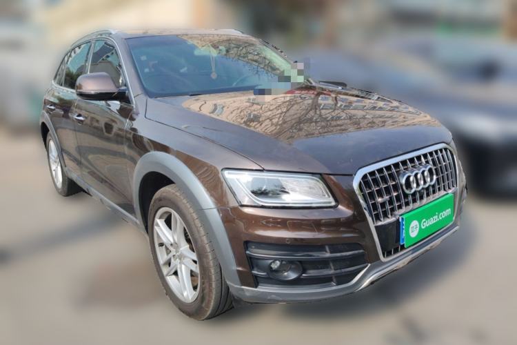 Used Audi Q5 2017 Plus 40 TFSI Technology Model Front Right 45 Deg