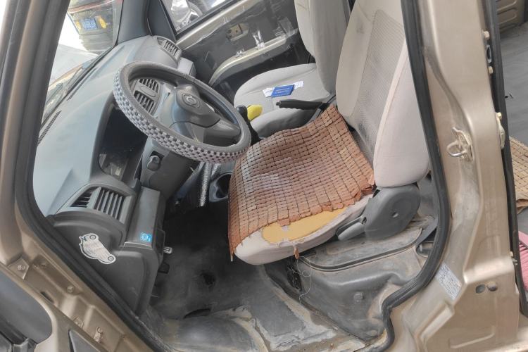 Used Haima Fosida Rongda 2012 1.2L Ronda Comfort Edition HMA GM12-NR Left Front Seat