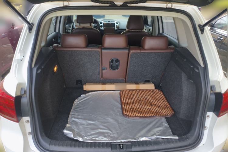 Used Volkswagen Tiguan 2015 2.0 TSI Automatic All-Wheel Drive Luxury Edition Trunk