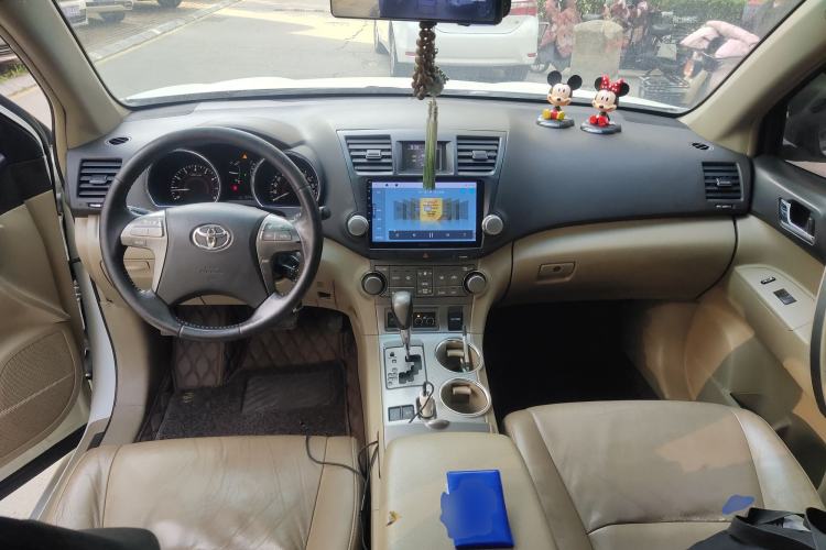 Used Toyota Highlander 2011 2.7L Two-Wheel Drive 7-Seater Luxury Edition
