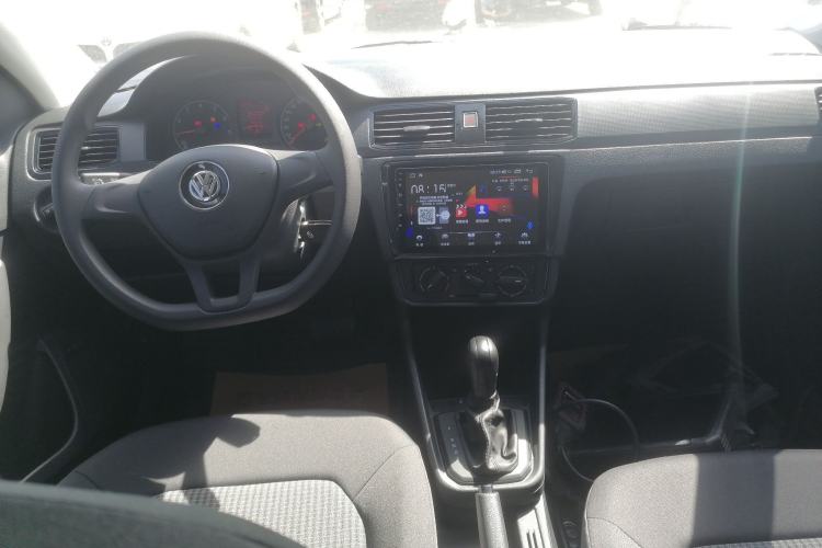 Used Volkswagen Santana 2021 1.5L Automatic Fashion Edition Center Console