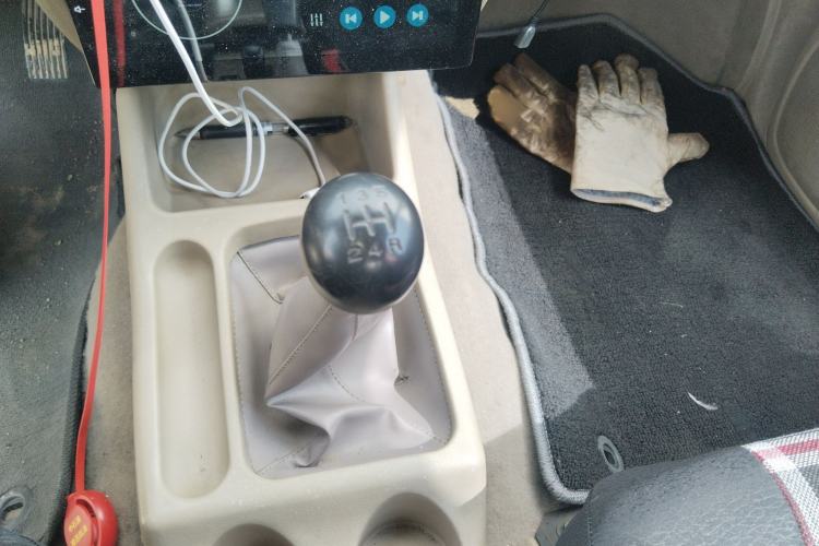 Used Dongfeng Ruichi 2013 3.2T Xingye Edition Diesel Two-Wheel Drive Standard Type CYQD80-E4