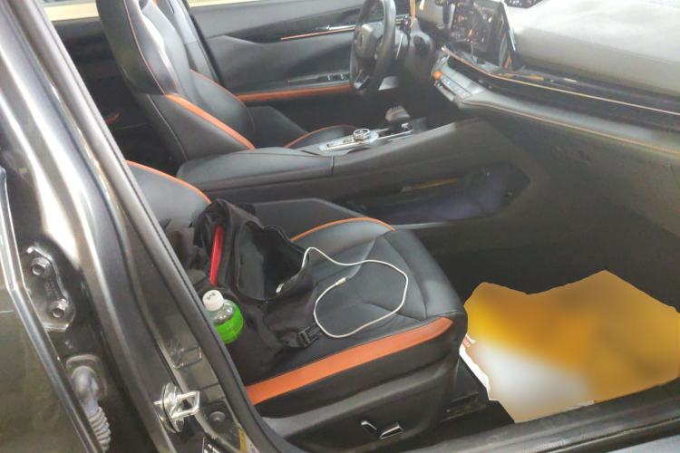 Used Changan UNI-V 2023 1.5T Prestige Model
