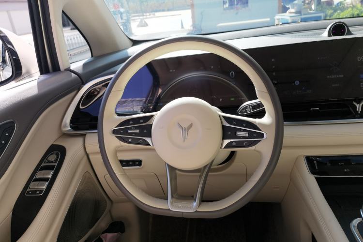 Used VOYAH Dream 2024 PHEV Ultra-Long Range Flagship Edition Steering Wheel