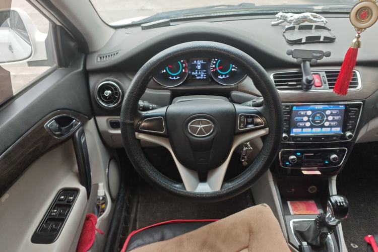 Used JAC Heyue 2014 1.5L Manual Luxury Version China IV Standard
