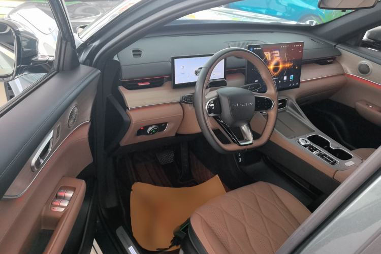 Used Chery Tiggo 8 PLUS 2025 290TGDI DCT Prestige 5-Seater Driver Seat