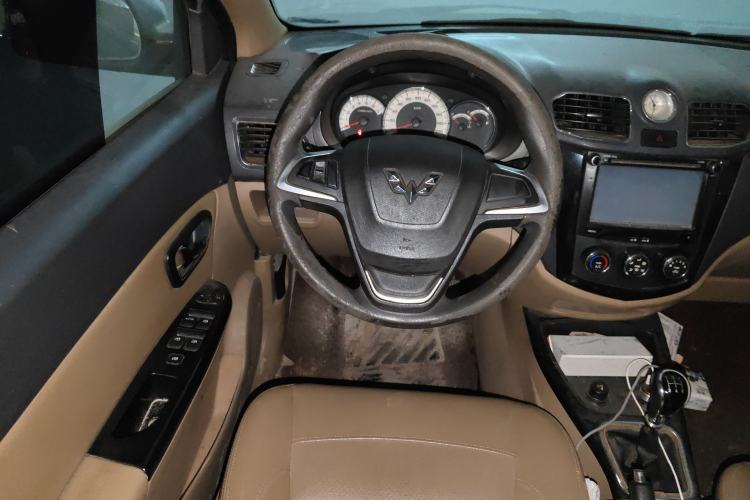 Used Wuling Hongguang 2014 1.5L S Comfort Model