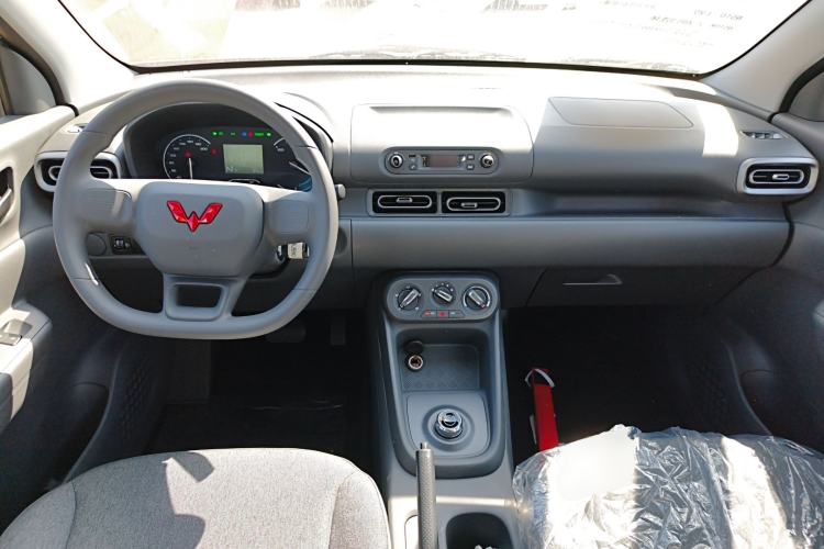 Used Wuling Hongguang New Energy 2024 All-Electric Model 300KM Practical Version
