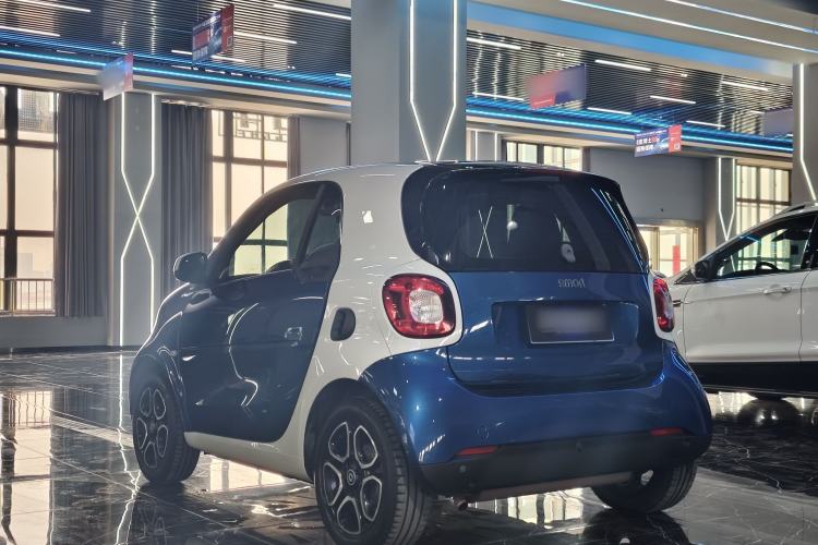 Used smart fortwo 2019 0.9T 66kW Hardtop Wind Power Edition China VI Exterior 3