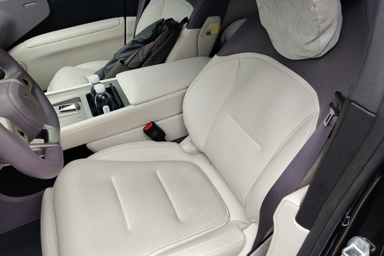 Used Avatr 12 2025 Ultra Extended-Range Edition Left Front Seat