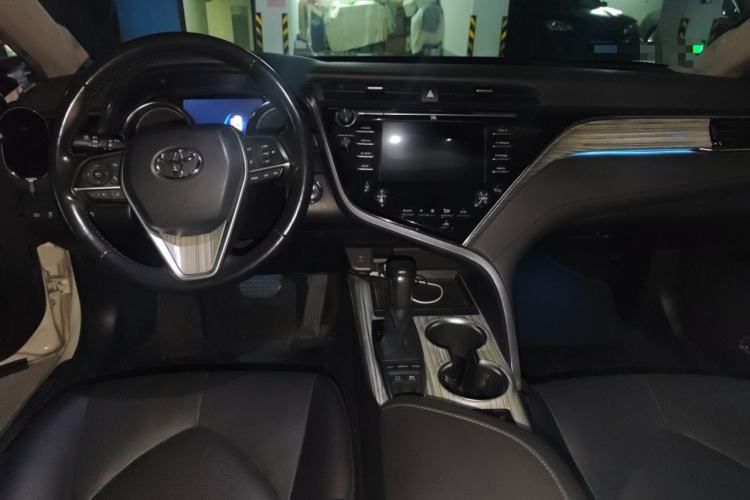 Used Toyota Camry 2018 Dual-Engine 2.5HQ Flagship Edition
