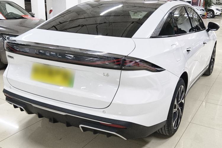 Used Geely Galaxy L6 2023 125km Starship
