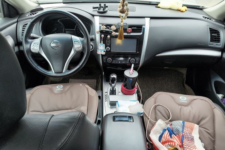 Used Nissan Teana 2016 Revised Version 2.0L XL Comfort Edition Center Console