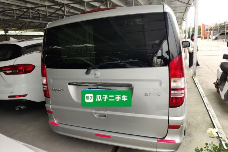 Used Mercedes-Benz Viano 2013 3.0L Comfort Edition
