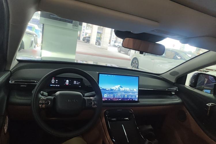 Used AION V 2024 Aion Tyrannosaurus 650 Smart Luxury Edition Center Console