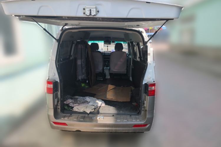 Used Jinbei Hiace X30 2024 1.5L Wealthy-Style Passenger Van 5/6/7 Seater with Front-Mounted Air Conditioning Trunk