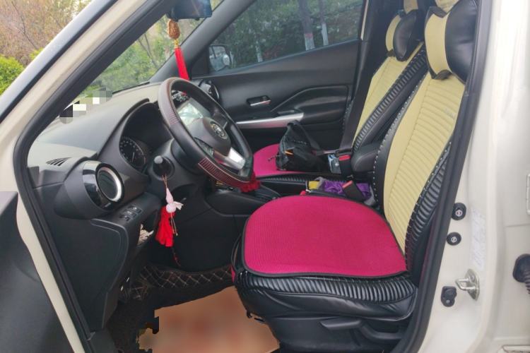 Used Nissan Kicks 2017 1.5L CVT Cool Enjoy Edition Left Front Seat