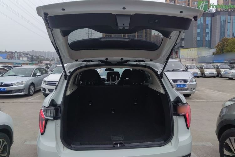 Used Lynk & Co 01 2018 2.0T Two-Wheel-Drive + Version Trunk