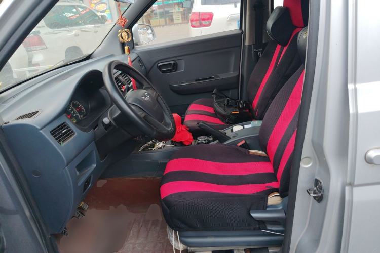 Used Wuling Rongguang V 2015 1.5L Base Version
