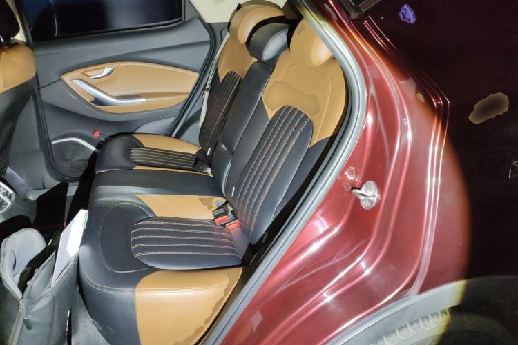 Used Soueast DX7 2015 1.5T Automatic Elite Model Left Rear Seat