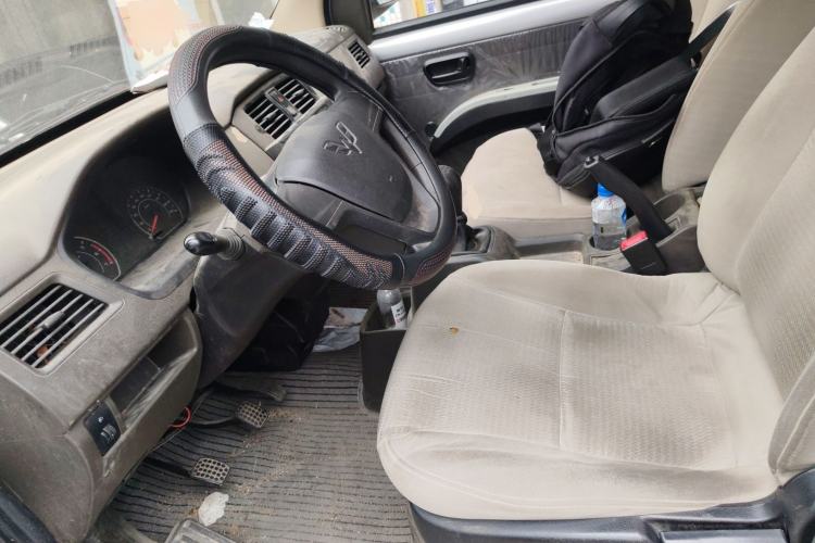 Used Wuling Rongguang S 2023 1.5L Base Version 5/7 Seats Left Front Seat