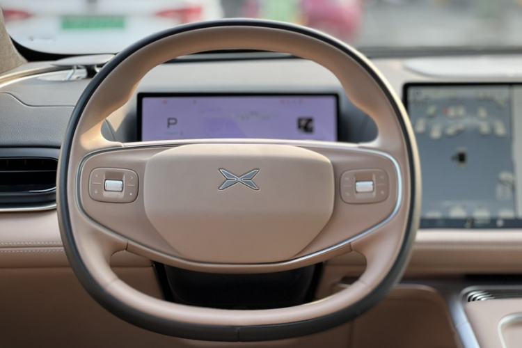 Used XPeng G9 2025 625 Long-Range Max Interior 4