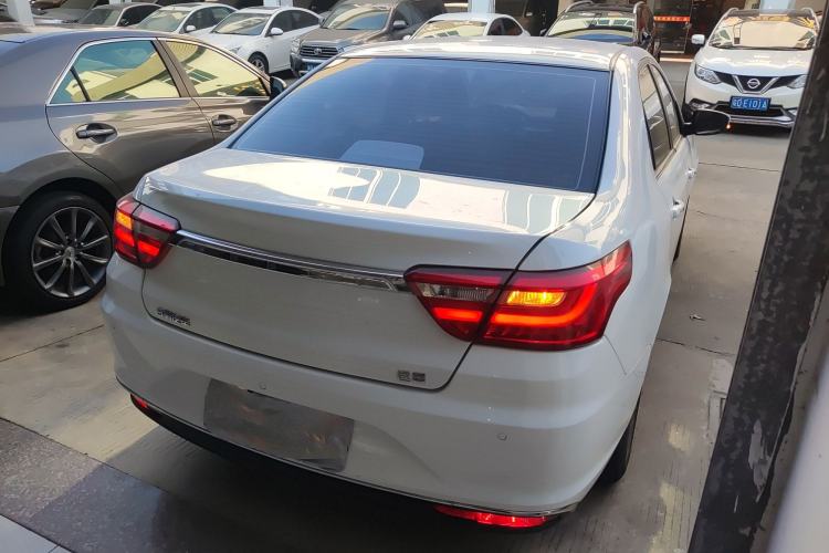 Used Geely Auto Vision 2019 Upgraded Model 1.5L Manual Luxury Version China VI Standard
