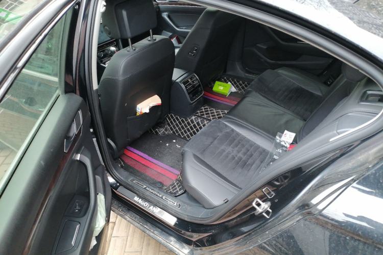 Used Volkswagen Magotan 2017 330TSI DSG Luxury Model Left Rear Seat