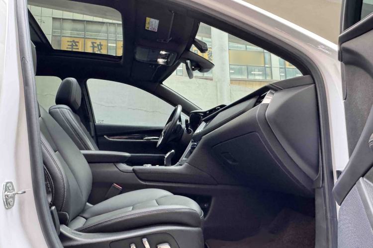 Used Cadillac XT5 2022 2.0T Two-Wheel Drive Luxury Version Right Front Seat