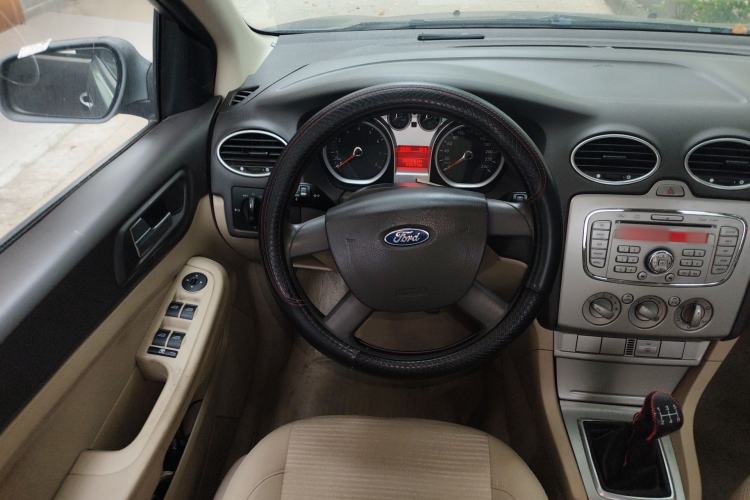 Used Ford Focus 2013 Sedan Classic 1.8L Manual Base Model