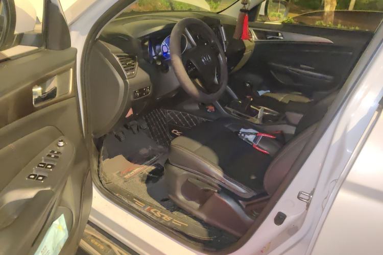 Used CHANGAN CS75 2016 2.0L Manual Luxury Version China V Standard