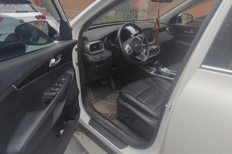 Used Kia Sorento 2016 Sorento L 2.4L Gasoline 4WD Custom Edition 7 Seats Emission Standard China V
