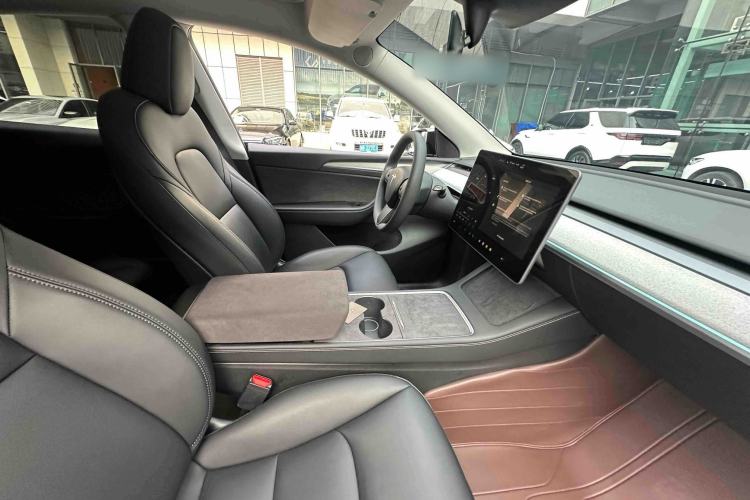 Used Tesla Model Y 2023 Rear-Wheel-Drive Version
