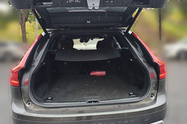 Used Volvo V90 2021 Cross Country B5 AWD Smart Range Edition