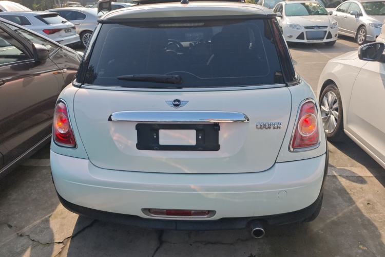 Used MINI MINI 2011 1.6L COOPER Fun
