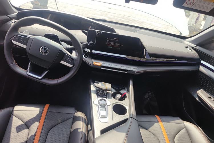 Used Changan UNI-V 2024 1.5T Prestige Edition
