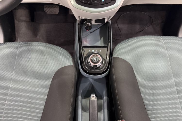 Used CHANGAN OSHAN Benni E-Star 2021 National Edition Colorful Version Lithium Iron Phosphate (31.18 kWh) Gear Lever