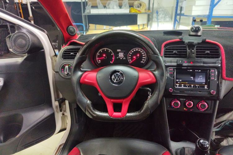 Used Volkswagen Polo 2016 1.4L Manual Fashion Model